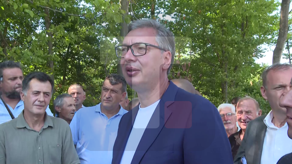 Vučić: Nigde u pravoslavlju ne postoji da se odaje počast stradalima 16 minuta na sred ulice, to postoji samo kod blokadera