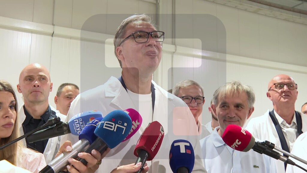 Vučić: Agro Đole dnevno proizvodi 1.800.000 jaja, najveći su proizvođači na Balkanu