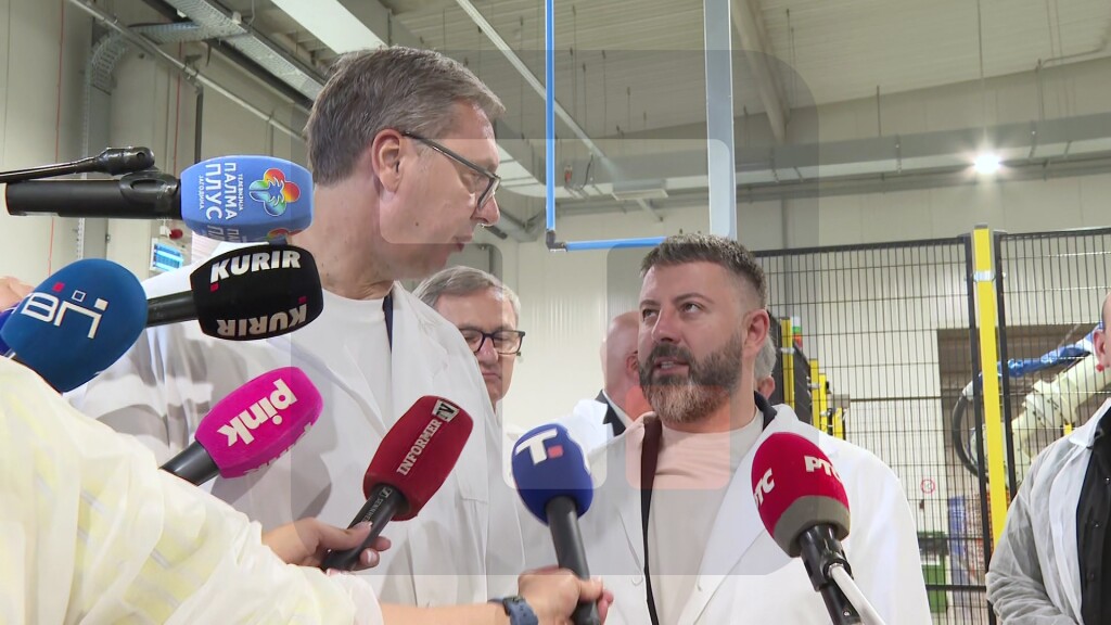 Vučić: U preduzeću Agro Đole sve je robotizovano, to ubrzava proces proizvodnje