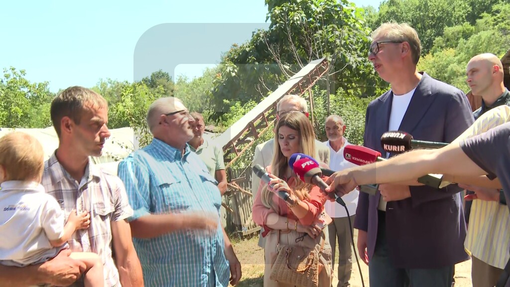 Vučić: Sibnica će živeti zbog porodice Jovanović, deca su blago