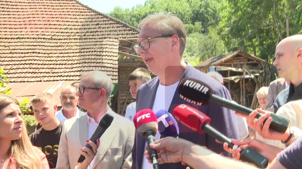 Vučić: Kada bismo napravili neki pogon u ovom kraju rešili bismo dosta problema, žene su te koje drže kuću i porodicu na okupu