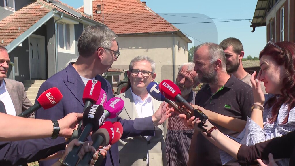 Vučić u obilasku poljoprivrednog gazdinstva porodice Maslar kod Jagodine