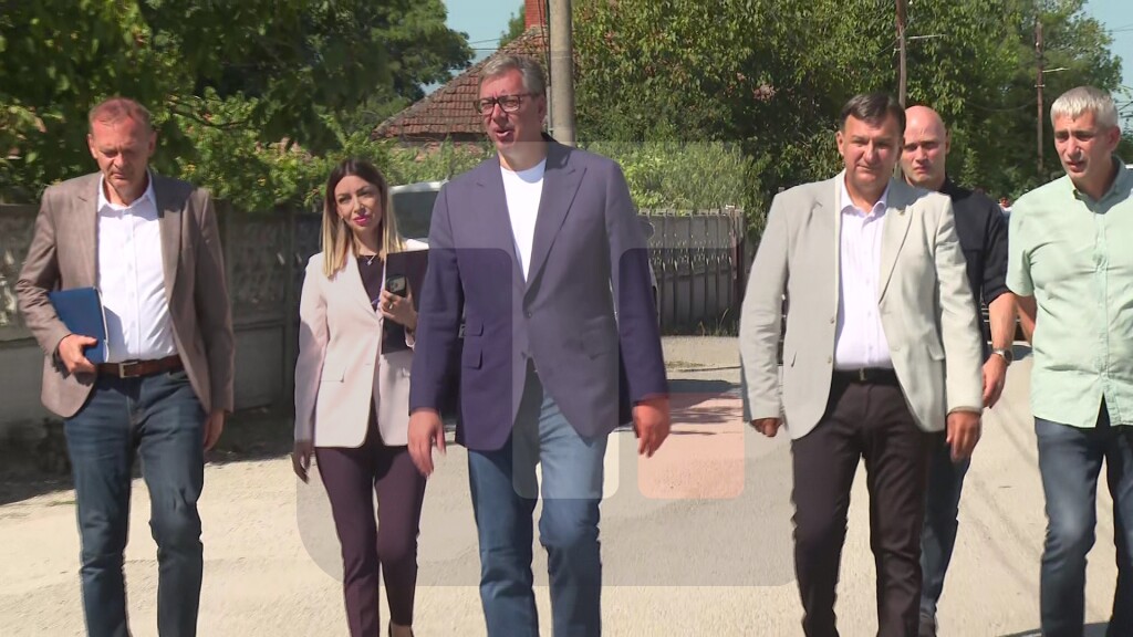 Vučić počeo posetu jugoistoku Srbije obilaskom preduzeća Ukras kod Despotovca