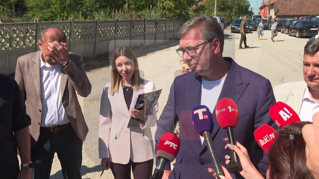 Vučić: Imamo novce za puteve, uradićemo sve što smo obećali