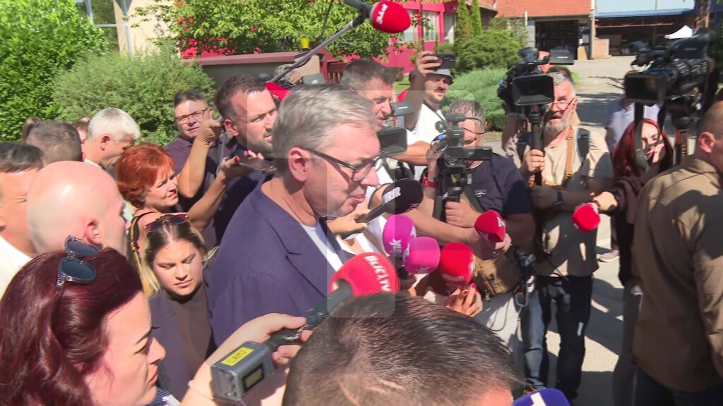 Vučić: Gledamo kako da otpad pretvorimo u energiju, rešićemo koliko možemo oko ambulante