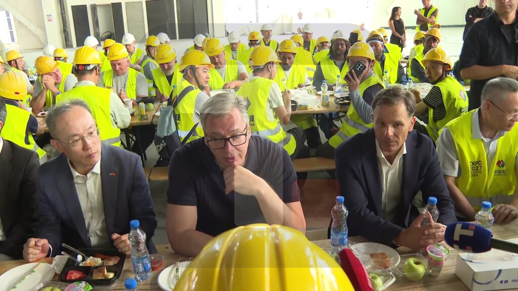 Vučić i Mali sa Li Mingom na doručku sa radnicima