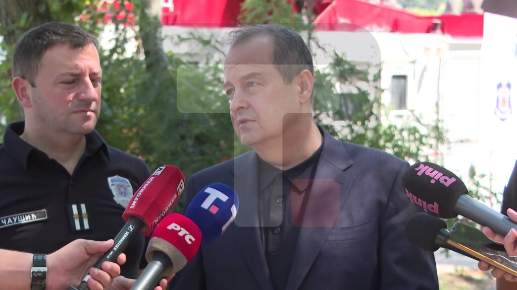 Dačić: Vatrogasci ne zaslužuju da ih neko vređa i omalovažava