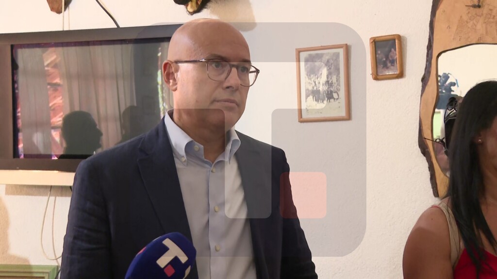 Vučević: Da bi ljudi uživali u prirodnim lepotama Srbije treba da imaju bezbedne i dobre puteve