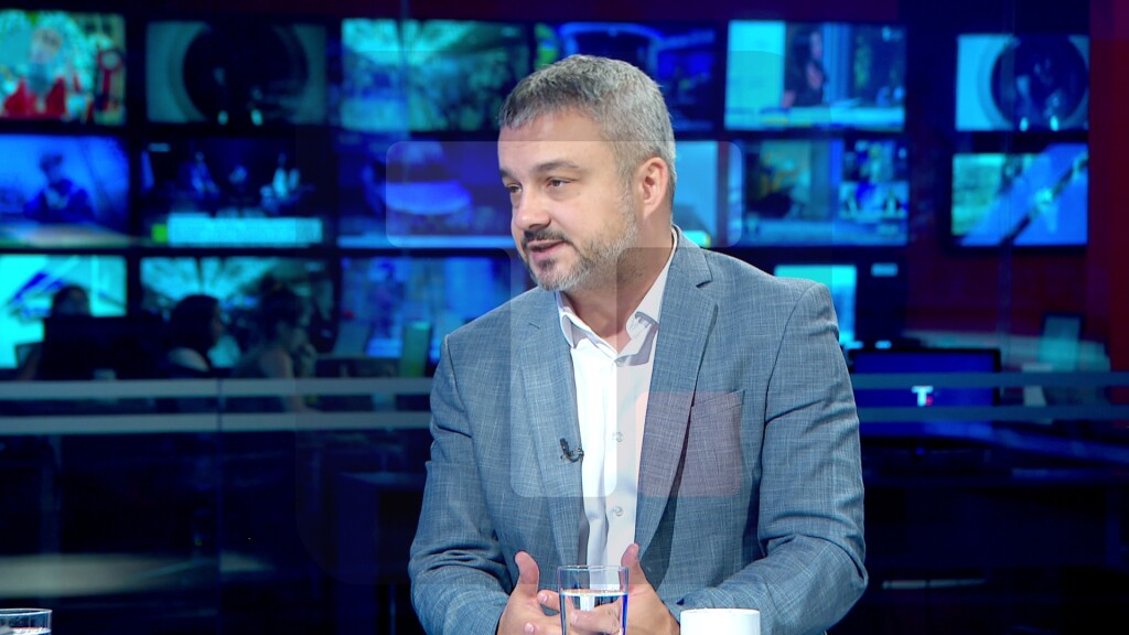Vojinović: Oplate aviona su tanke i one omogućavaju da sve bude hermetički zatvoreno i da ne može da dođe do neplaniranog izjednačenja pritiska