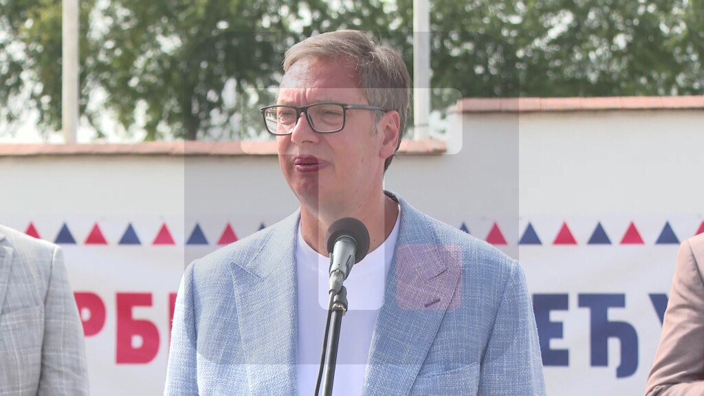 Vučić odgovara na pitanja građana u Ljuboviji