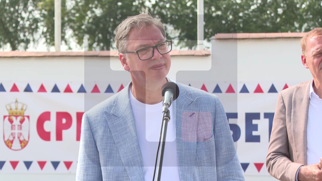 Vučić sa meštanima Ljubovije