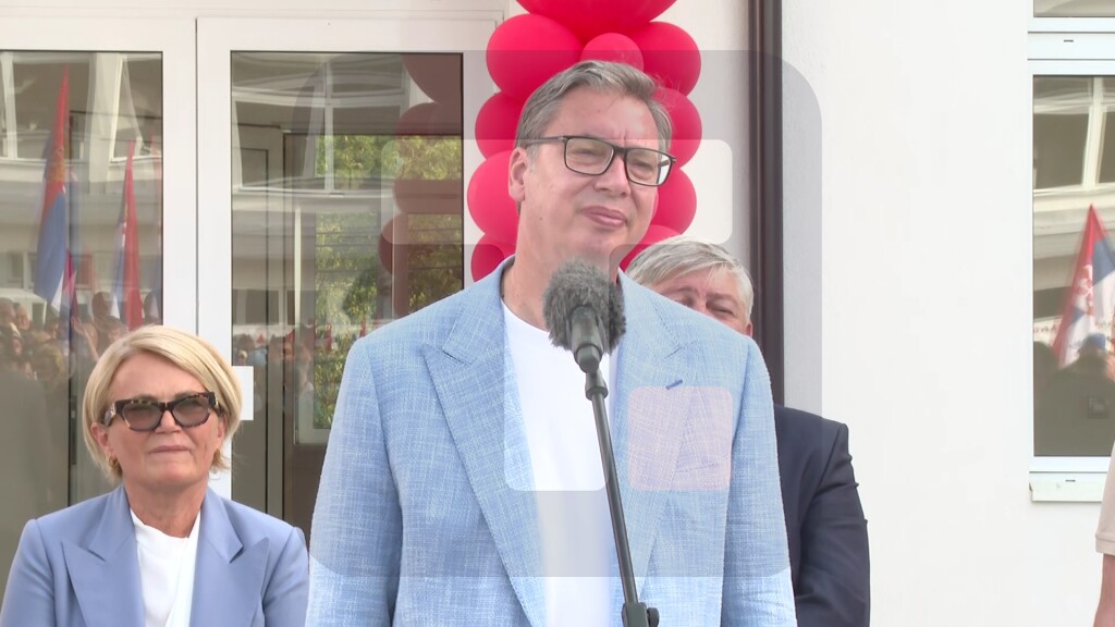Vučić u razgovoru sa meštanima Donje Borine