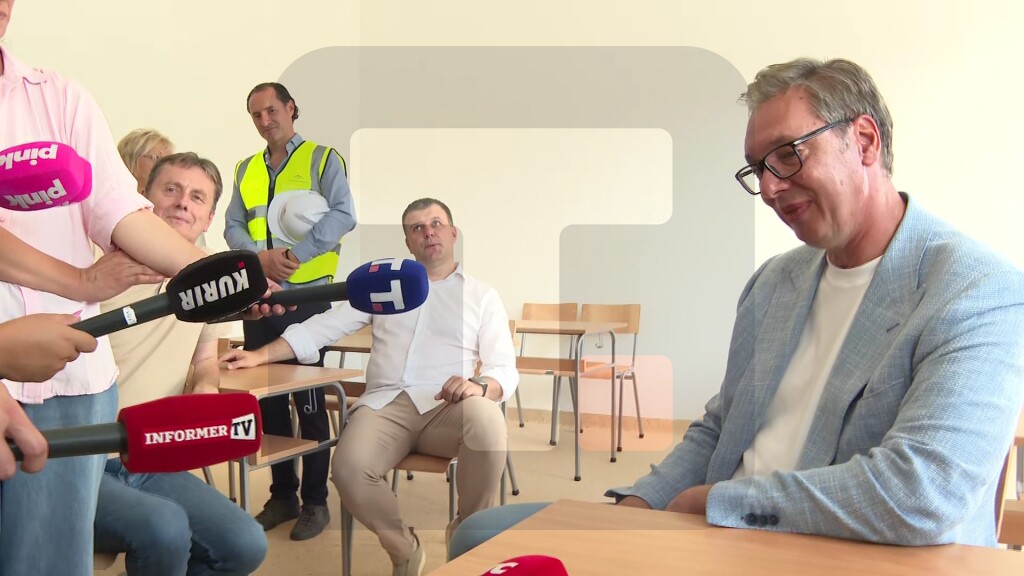 Vučić: Elektronske table možete da koristite za sve