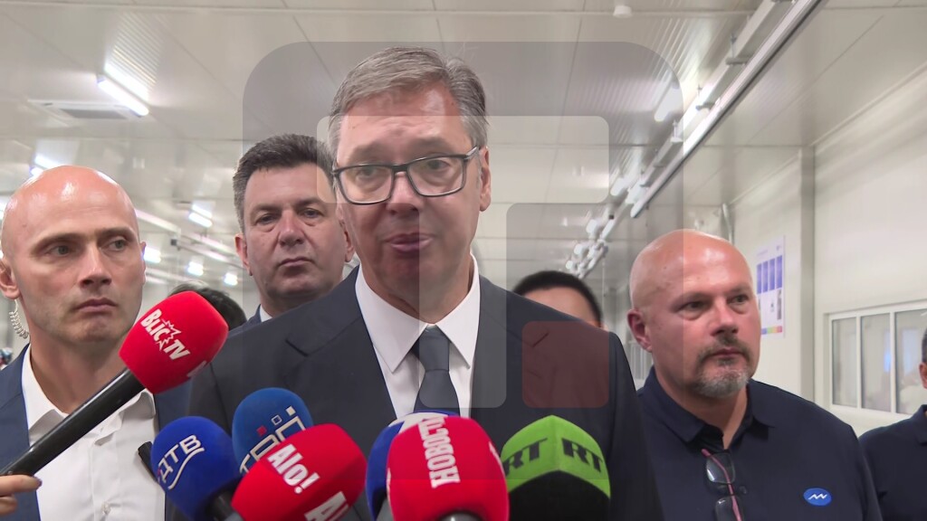 Vučić: Roboti od velike koristi za čišćenje fabrika i drugih objekata
