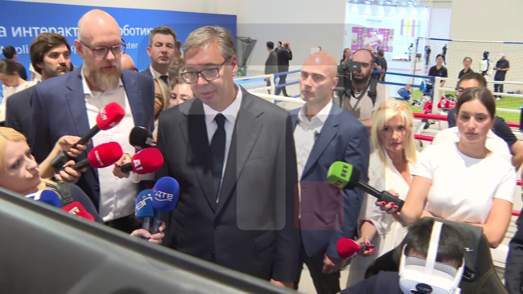Vučić u obilasku fabrike Minth u Šapcu