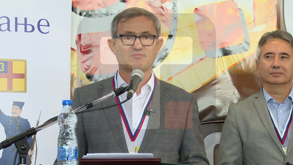 Glamočić: Pravi med nosi rad, poreklo i rizik proizvođača