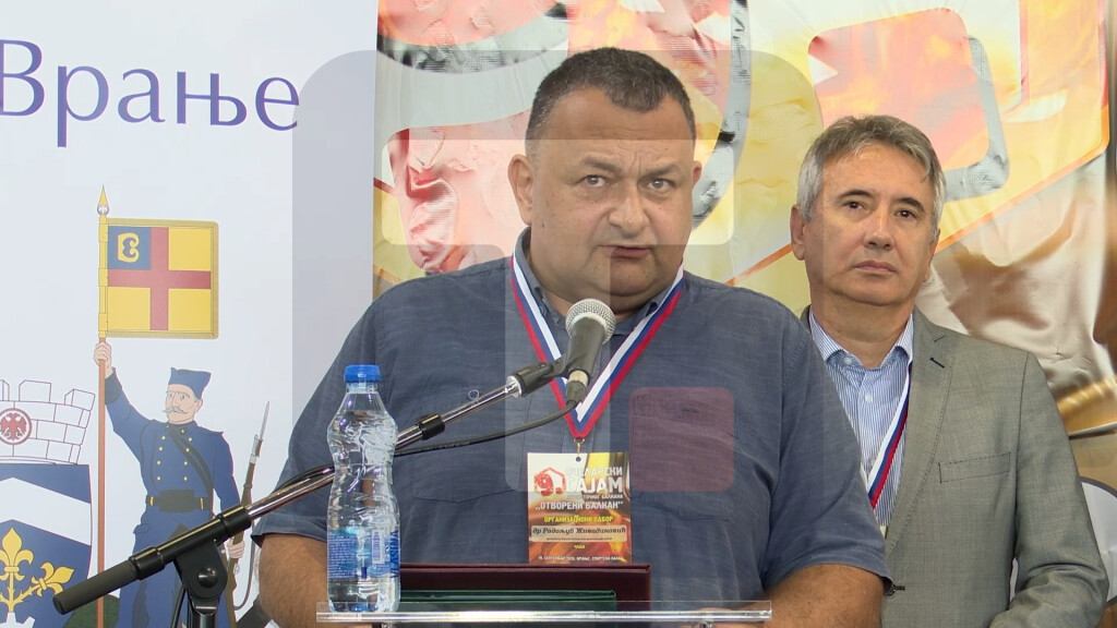 Živadinović: Uvozi se veštački med po niskoj ceni, a trgovci žele da dođu do što većeg profita